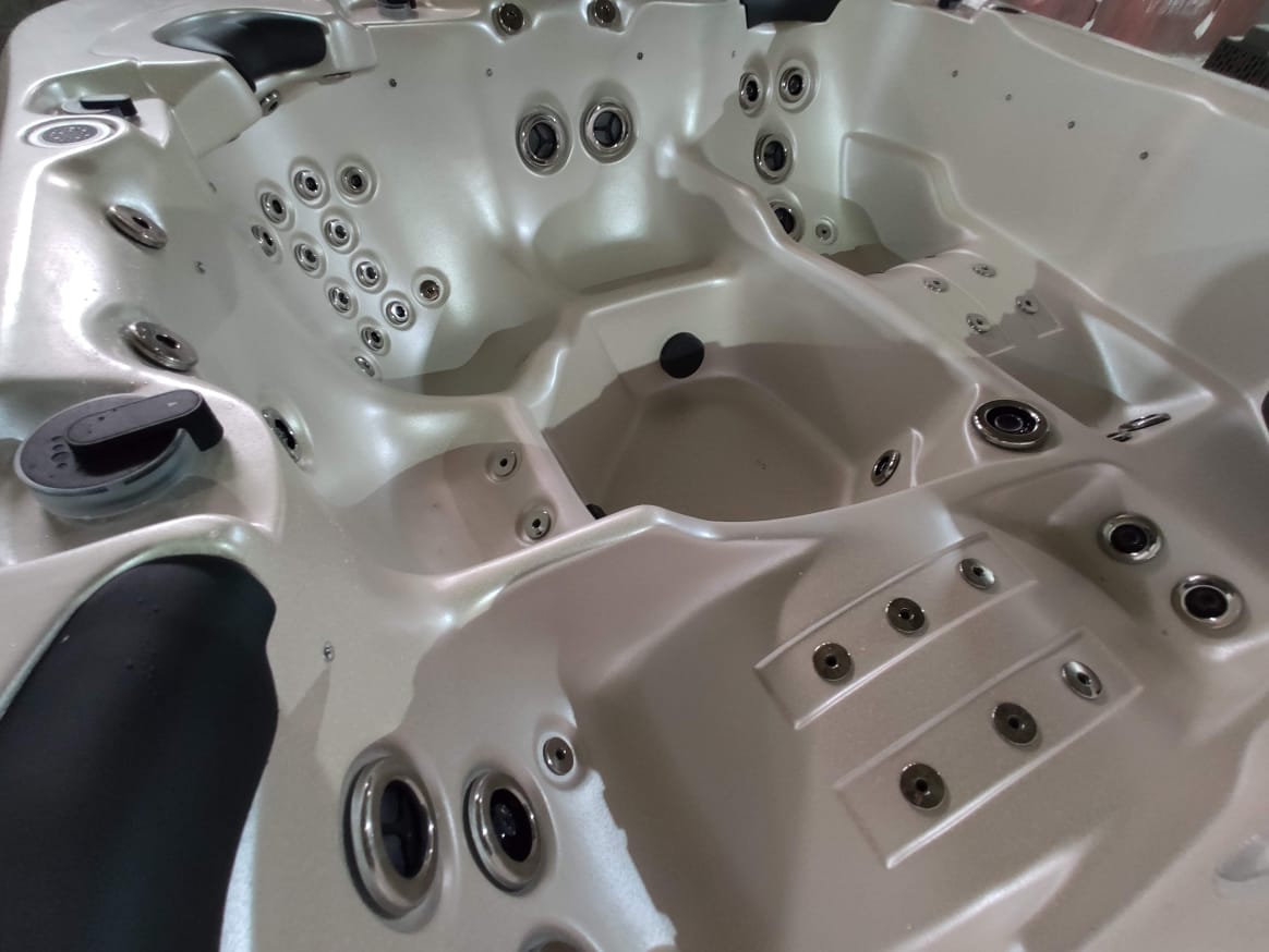 Отгрузка Австралийского спа-бассейна Vortex Spas Cobalt!